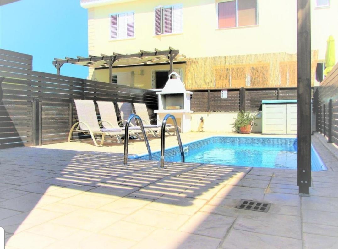 Villa Jade Paralimni Exterior photo